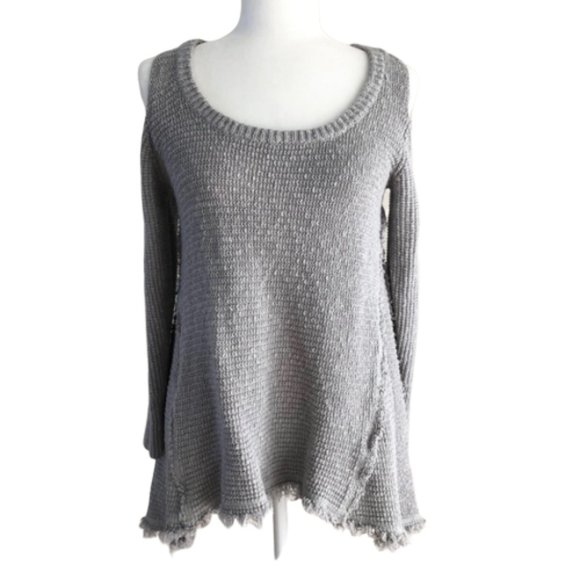 KAISELY cold shoulder frayed hem pull-over sweater - Picture 1 of 7